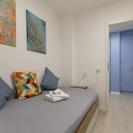 Imedio Azure Apartment Aviatiei Bukares Bagian luar foto